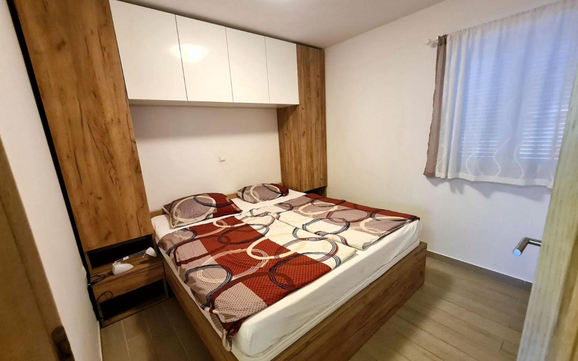 Apartment Trava Klimno Exterior photo