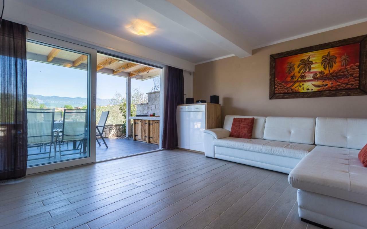 Apartment Trava Klimno Exterior photo